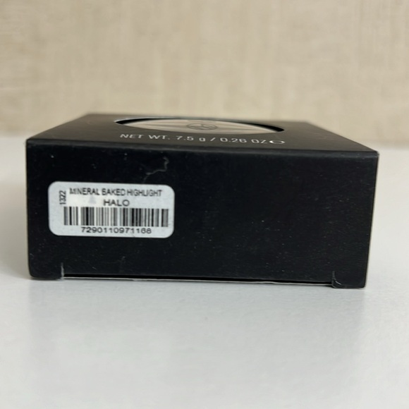 3X BRAND NEW IL MAKIAGE MINERAL BAKED HIGHLIGHTER IN SHADE HALO - Picture 2 of 4